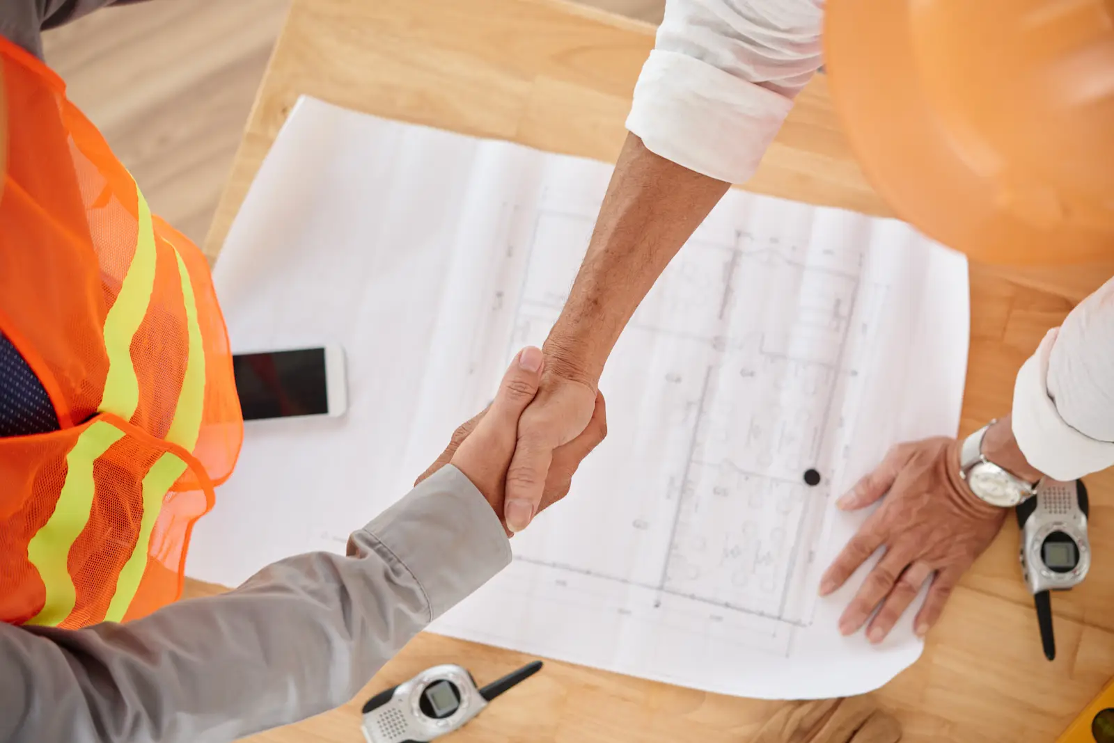 firm-handshake- sinfin bv - betrouwbare aannemer in antwerpen en vlaanderen